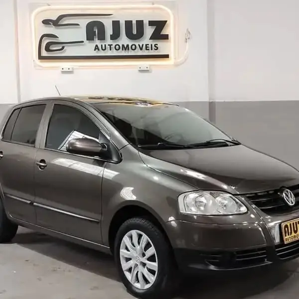 Carro Volkswagen Fox 2010 1.0 8V (Flex) 4p