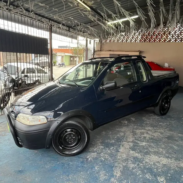Carro Fiat Strada 2005 Fire 1.3 8V (Cabine Estendida)