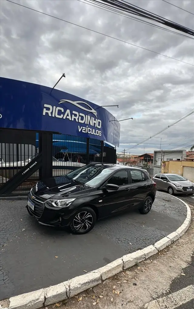 Carro Chevrolet Onix Plus 2024 LT 1.0