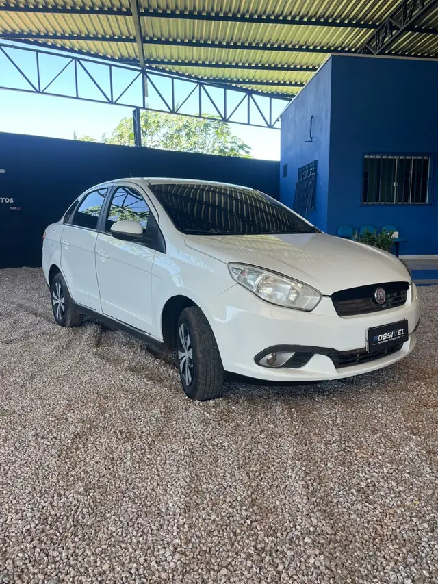Carro Fiat Grand Siena 2013 Evo Attractive 1.4 8V (Flex)