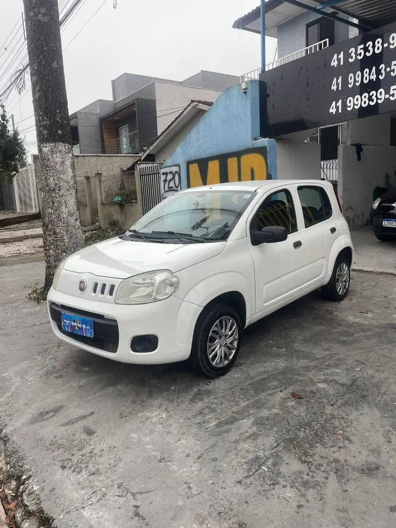 Fiat Uno Vivace Italia 1.0 8V (Flex) 4p