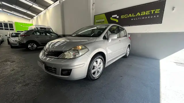 Carro Nissan Tiida 2013 SL 1.8 (flex) (aut)