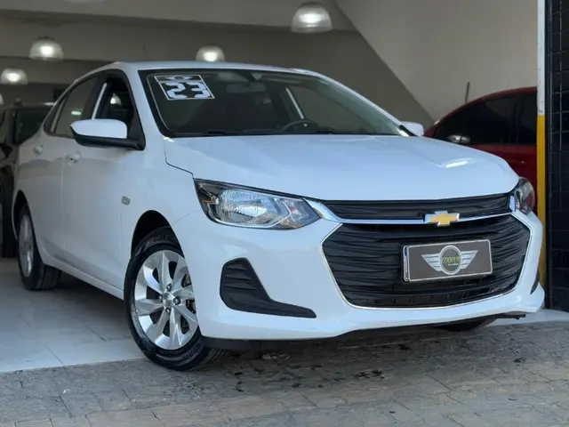 Carro Chevrolet Onix Plus 2023 LT 1.0