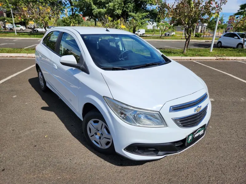 Chevrolet Onix 1.0 LT SPE/4