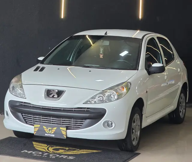 Carro Peugeot 207 2011 Hatch XR 1.4 8V (flex) 4p