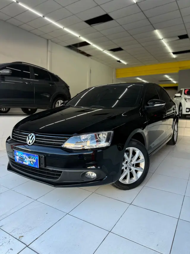 Carro Volkswagen Jetta 2014 2.0 Comfortline Tiptronic (Flex)