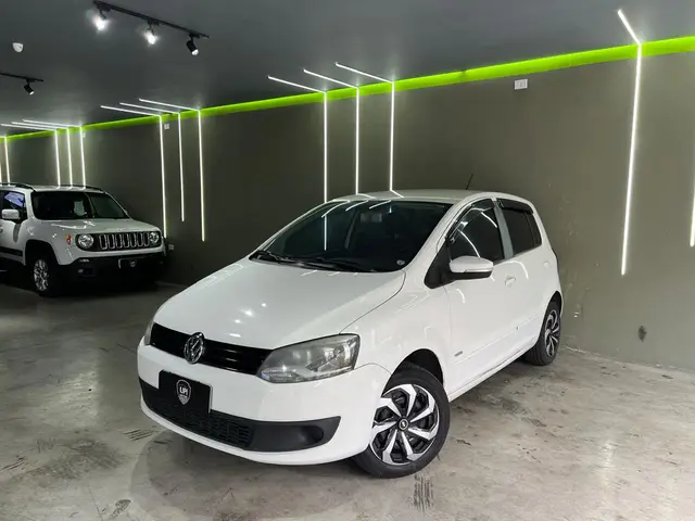 Carro Volkswagen Fox 2013 1.0 TEC (Flex) 4p