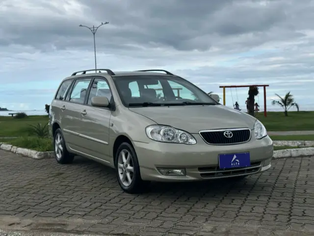 Carro Toyota Corolla Fielder 2005 1.8 16V (aut)