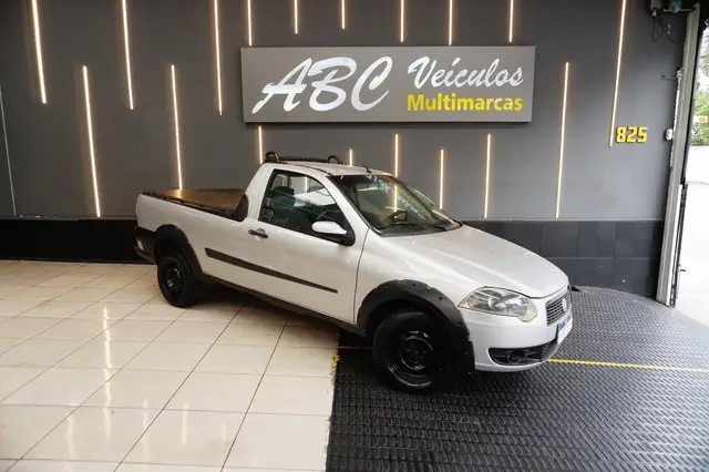 Carro Fiat Strada 2011 Trekking 1.4 (Flex)