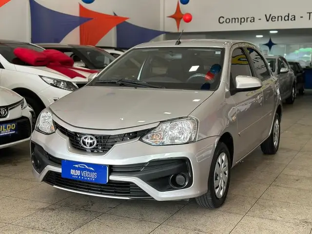 Carro Toyota Etios 2018 Platinum 1.5 (Aut) (Flex)