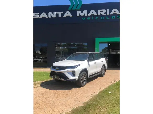Carro Toyota SW4 2024 Diamond  2.8 Turbodiesel 4x4 (Aut.)