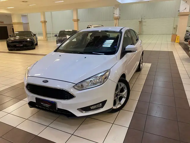 Carro Ford Focus Hatch 2017 SE Plus 1.6 TiVCT