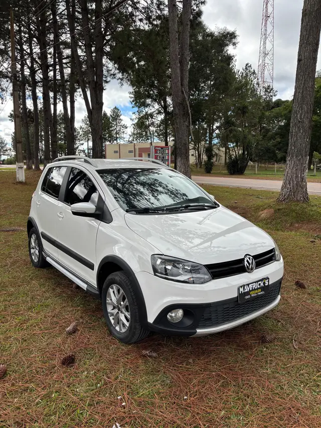 Carro Volkswagen CrossFox 2013 1.6 VHT (Flex)