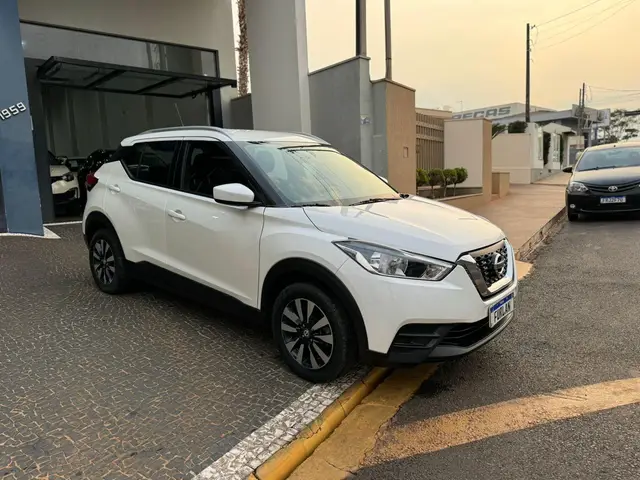 Carro Nissan Kicks 2018 1.6 S CVT (Flex)