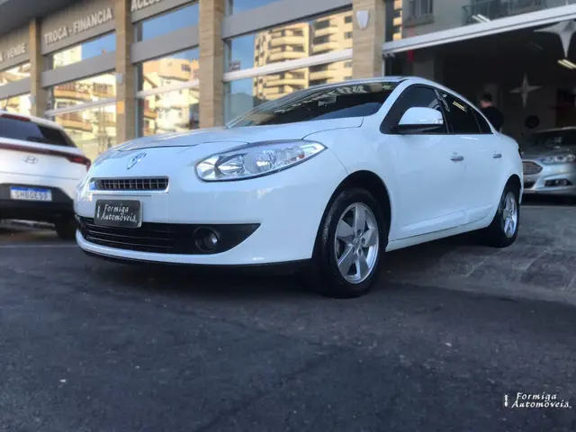 Carro Renault Fluence 2013 2.0 16V Dynamique (Flex)