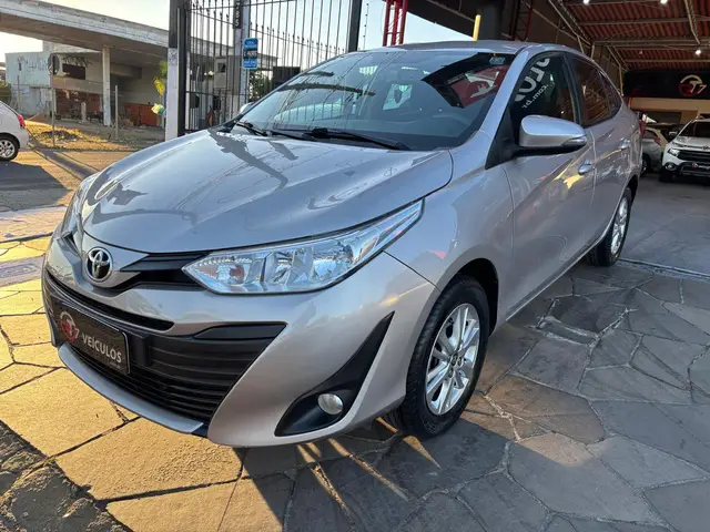 Carro Toyota Yaris Sedan 2019 1.5 XL Plus Tech CVT (Flex)