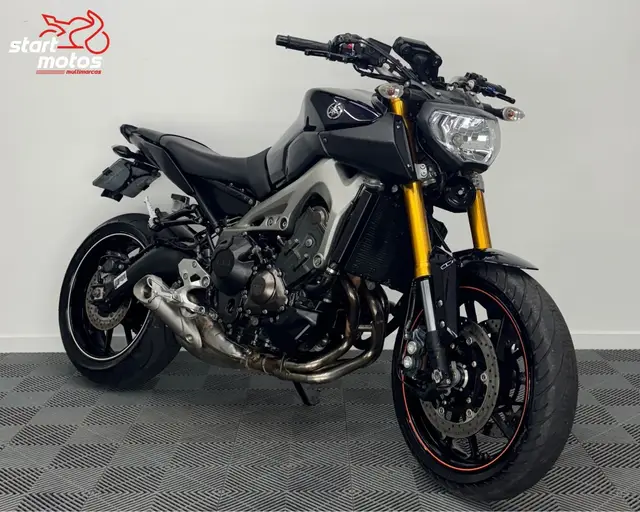 Carro Yamaha MT-09  2015 MT 09