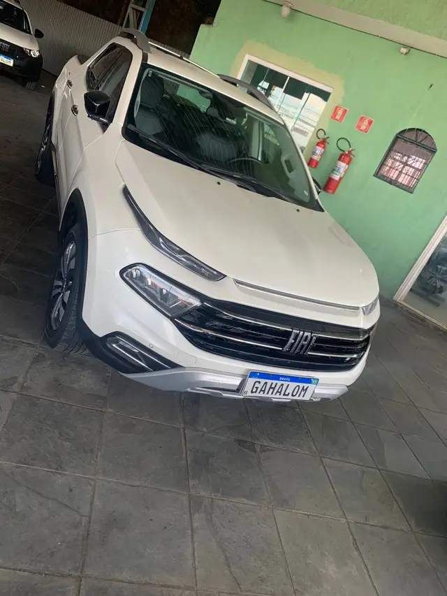 Carro Fiat Toro 2023 Volcano 2.0 TDI 4x4 (Aut)