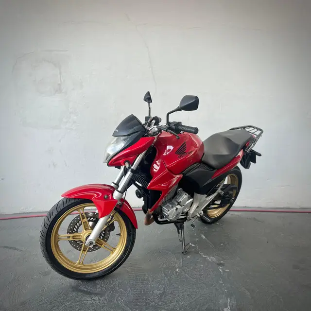 Carro Honda CB 300R 2015 (ABS)
