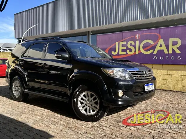 Carro Toyota Hilux SW4 2014 3.0 TDI 4x4 SRV 5L