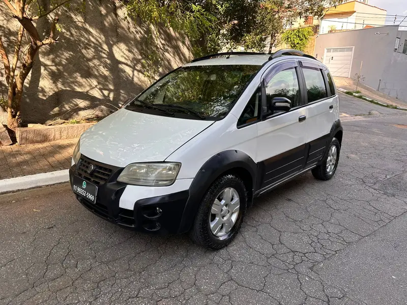 Fiat Adventure Locker 1.8 (Flex)