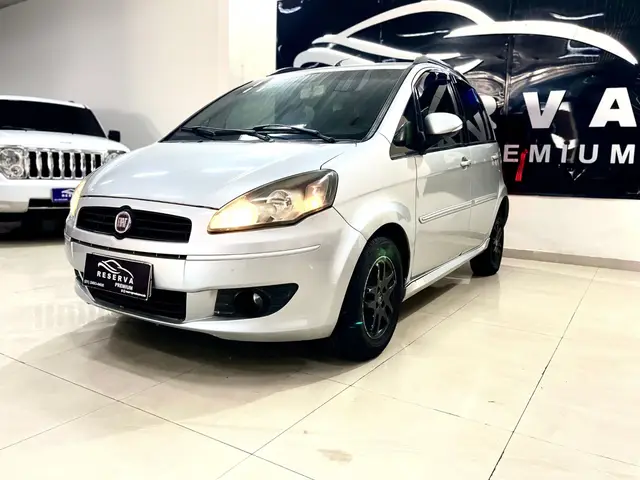 Carro Fiat Idea 2011 Adventure 1.8 16V E.TorQ (Flex)