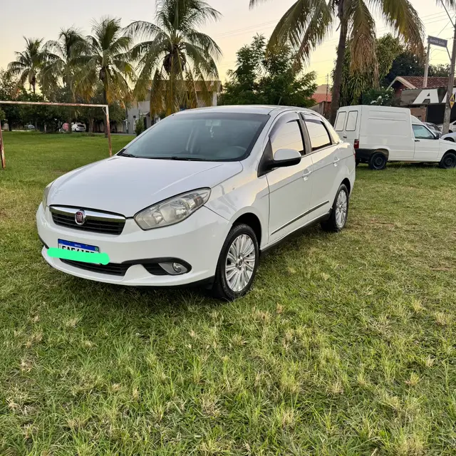 Carro Fiat Grand Siena 2016 Essence 1.6 16V (Flex)