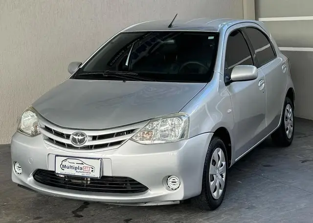 Carro Toyota Etios 2013 1.3 (Flex)