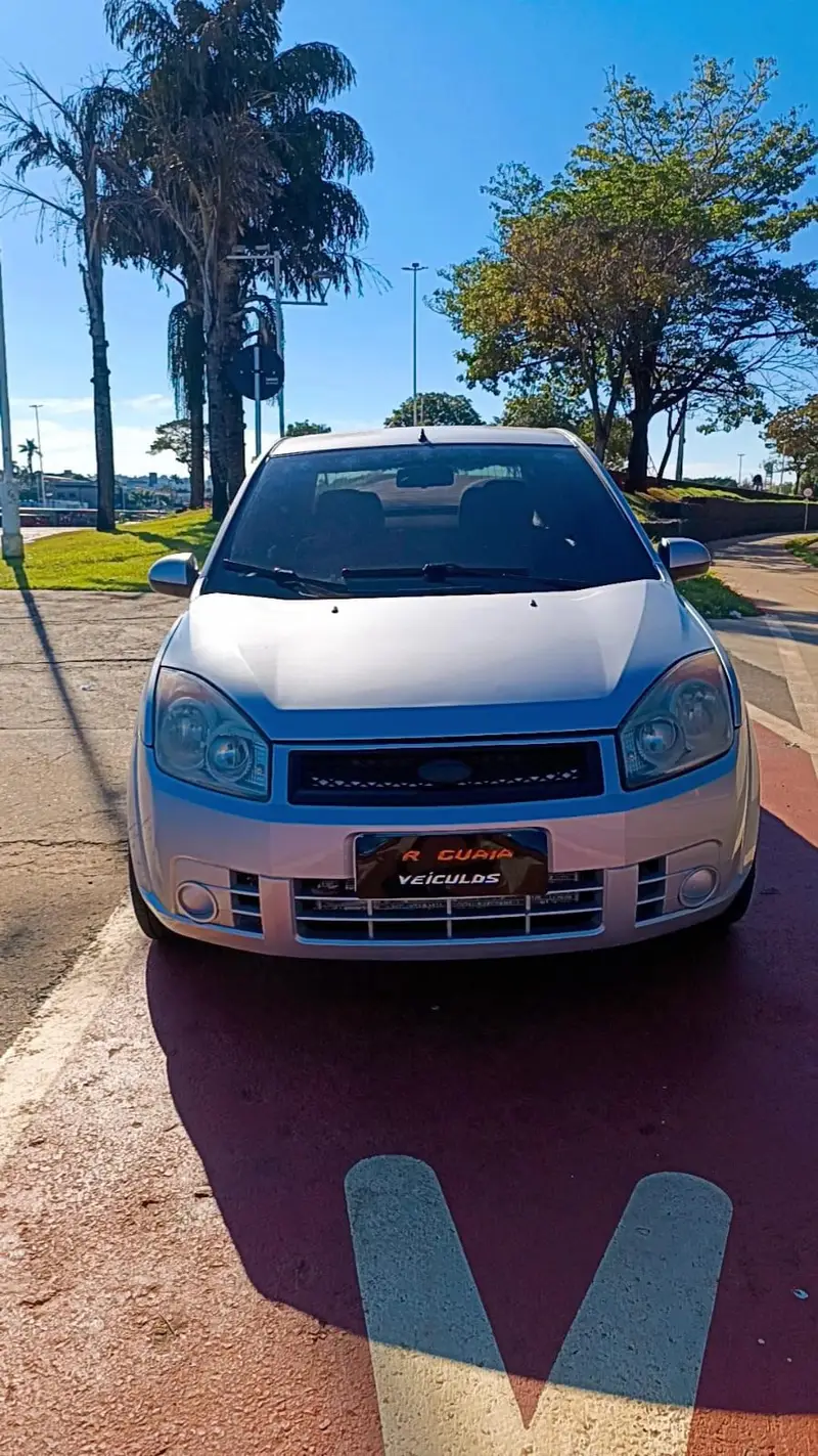 Ford Fiesta Sedan 1.6 (Flex)