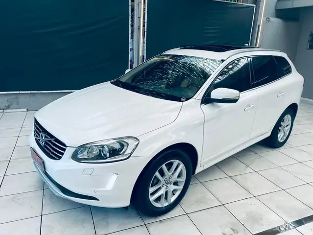 Carro Volvo XC60 2017 2.4 D5 Momentum 4WD