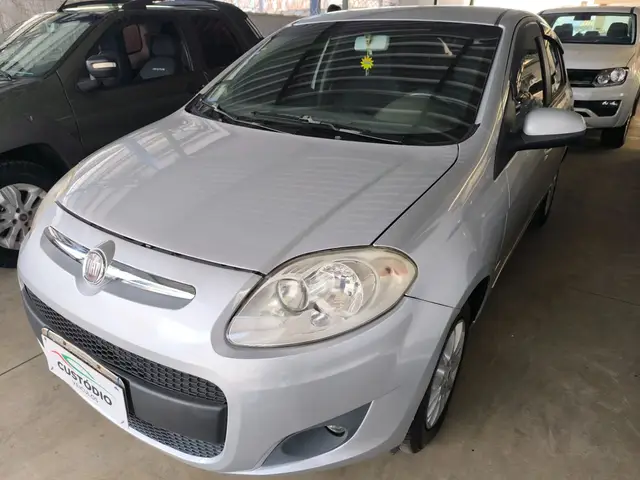Carro Fiat Palio 2014 Attractive 1.0 8V (Flex)