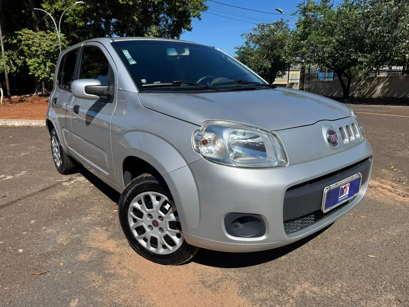 Fiat Uno Vivace 1.0 8V (Flex) 4p