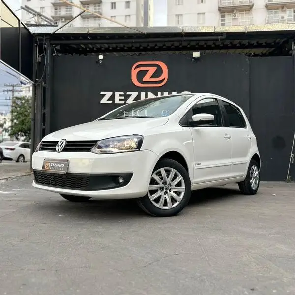 Carro Volkswagen Fox 2014 1.0 TEC (Flex) 2p