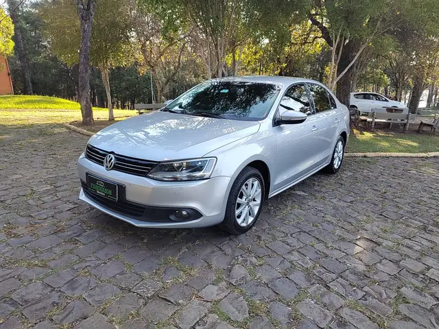Carro Volkswagen Jetta 2013 2.0 Comfortline Tiptronic (Flex)