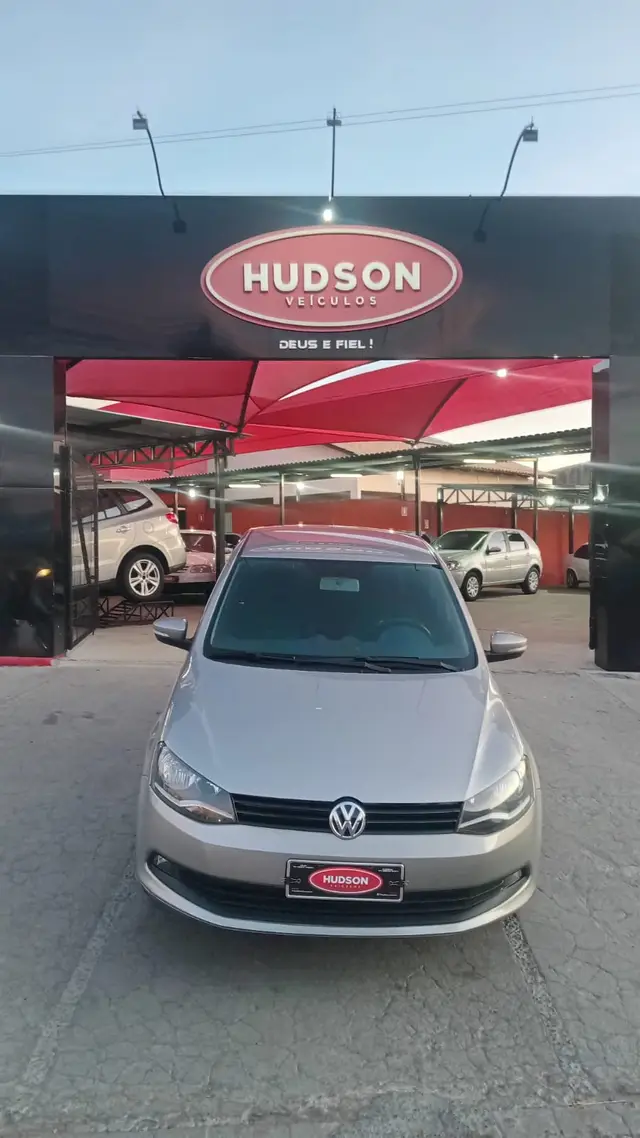 Carro Volkswagen Voyage 2015 1.6 VHT Comfortline