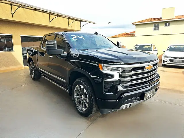 Carro Chevrolet Silverado 2024 High Country 5.3
