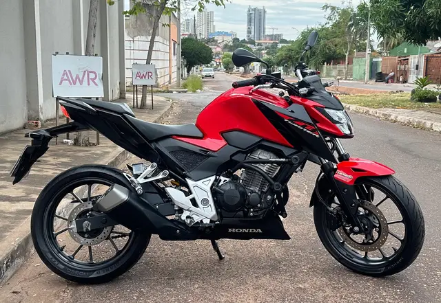 Carro Honda CB 300F Twister 2023 Standard