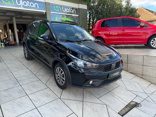 Carro Fiat Argo 2023 Trekking 1.3 (Flex)