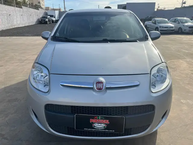 Carro Fiat Palio 2012 Attractive 1.4 8V (Flex)