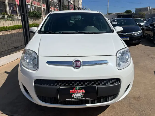 Carro Fiat Palio 2014 Attractive 1.4 8V (Flex)