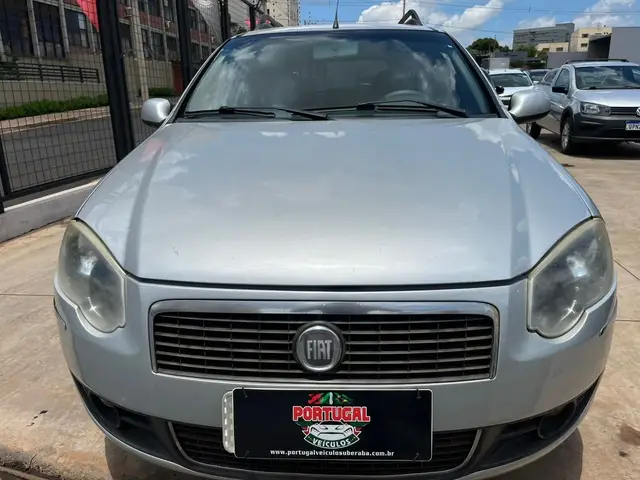 Carro Fiat Palio 2012 Attractive 1.4 8V (Flex)