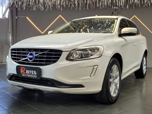 Carro Volvo XC60 2017 2.4 D5 Momentum 4WD