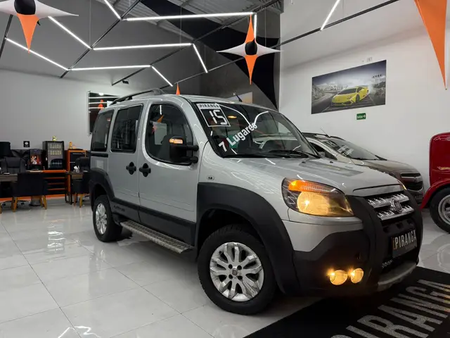 Carro Fiat Doblò 2015 Adventure 1.8 16V (Flex)