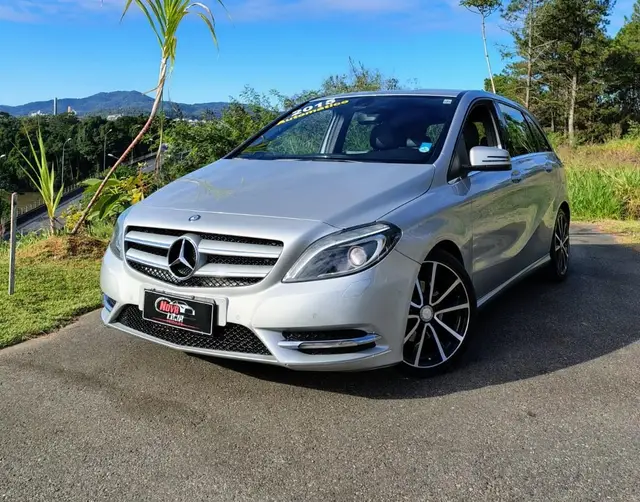 Carro Mercedes-Benz Classe B 2015 200 1.6 Turbo Sport