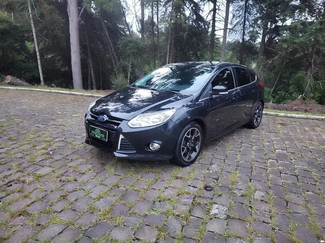Carro Ford Focus Hatch 2014 Titanium Plus 2.0 16V PowerShift