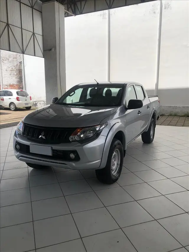 Carro Mitsubishi L200 2023 Triton GL 2.4 Turbo