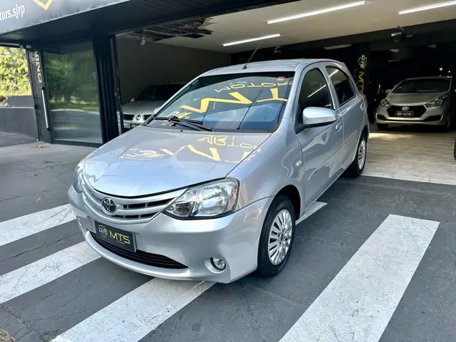 Carro Toyota Etios 2014 X 1.3 (Flex)