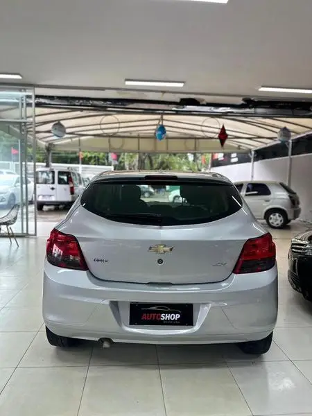 Carro Chevrolet Onix 2019 1.0 Joy SPE/4
