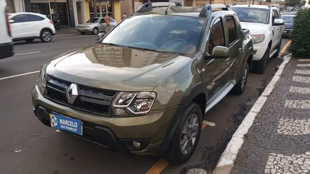 Carro Renault Duster Oroch 2016 2.0 16V Dynamique (Flex)