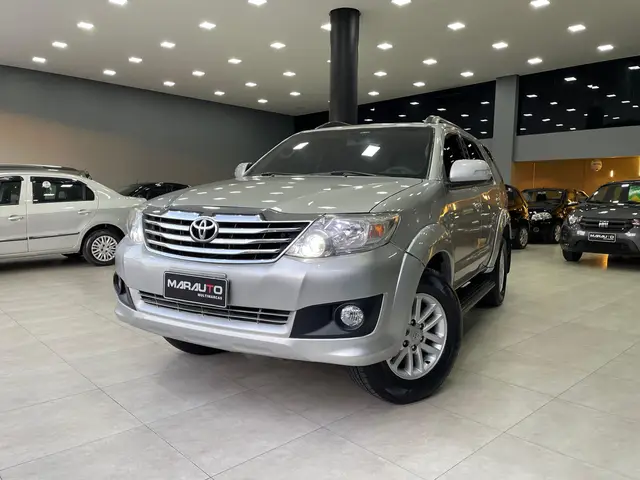 Carro Toyota Hilux SW4 2013 SR 2.7 4x2 (Flex)